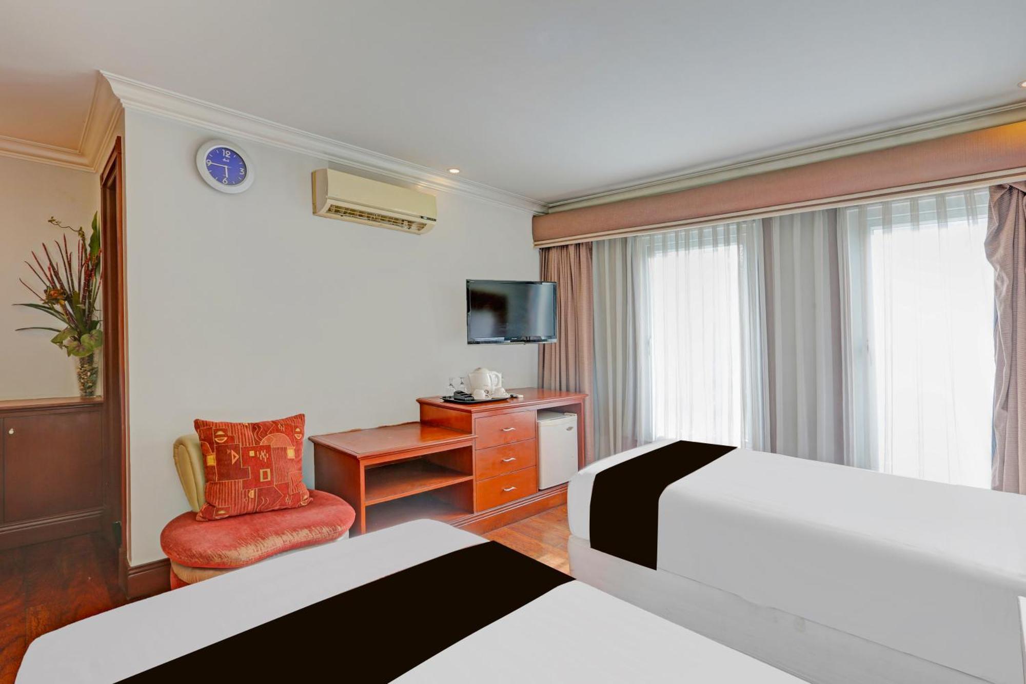 Townhouse Oak Vip Suites, Near Pnr Pasay Evangelista, Makati Manila Makati City ภายนอก รูปภาพ