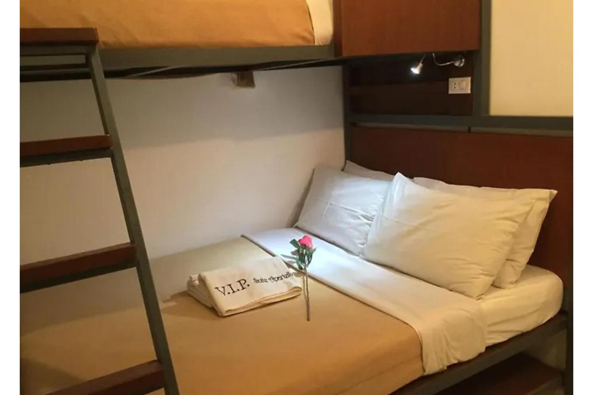 Townhouse Oak Vip Suites, Near Pnr Pasay Evangelista, Makati Manila Makati City ภายนอก รูปภาพ
