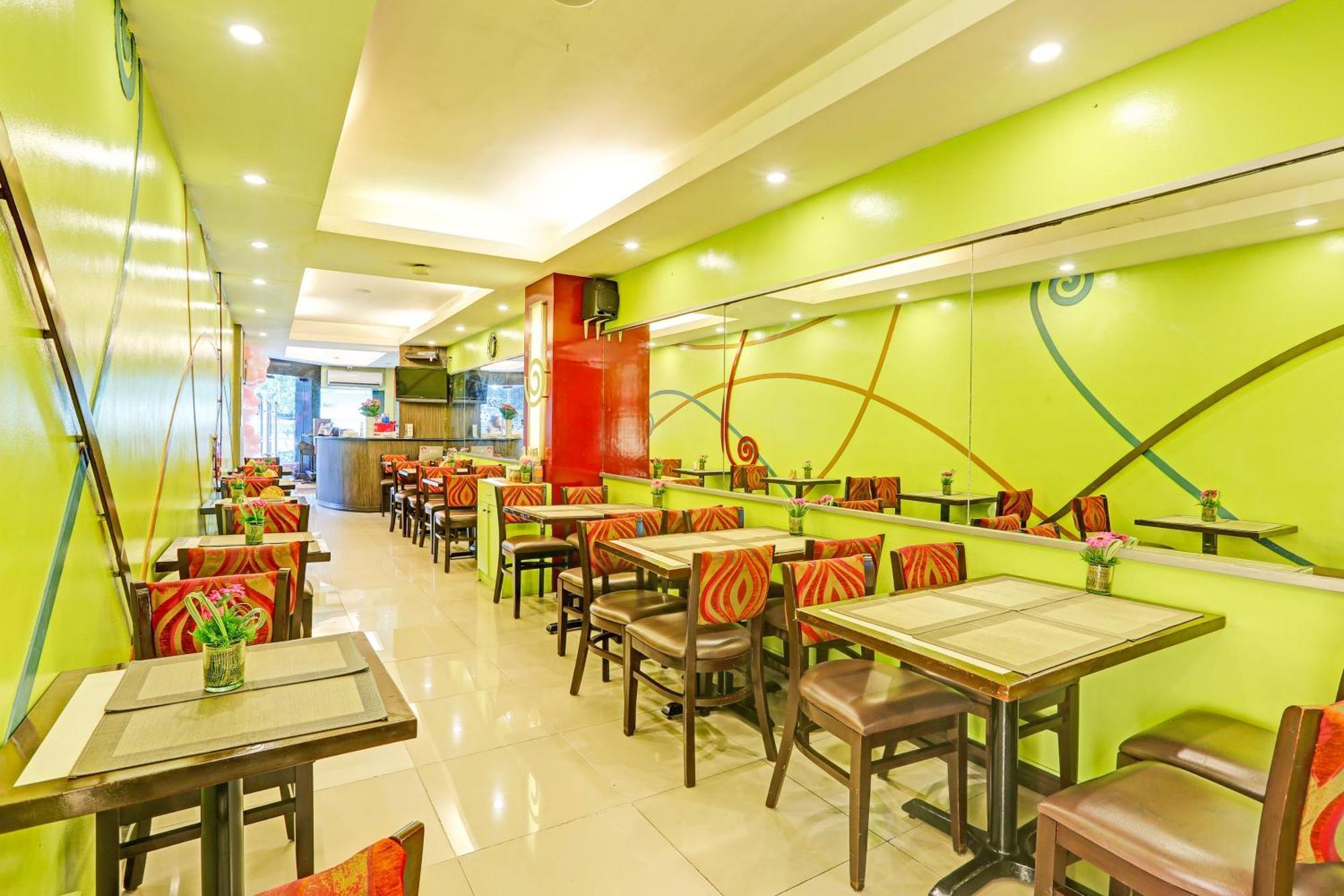 Townhouse Oak Vip Suites, Near Pnr Pasay Evangelista, Makati Manila Makati City ภายนอก รูปภาพ