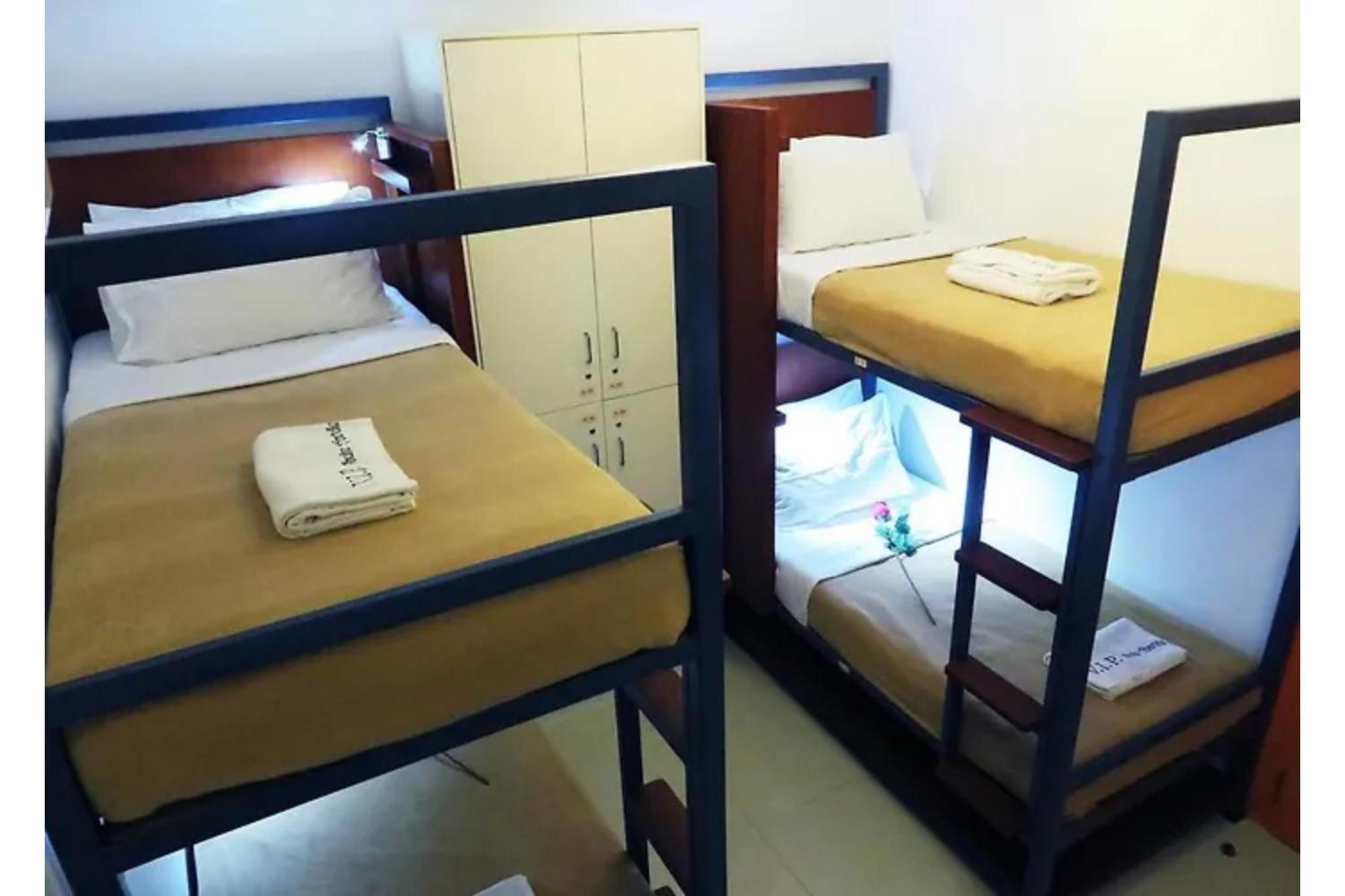 Townhouse Oak Vip Suites, Near Pnr Pasay Evangelista, Makati Manila Makati City ภายนอก รูปภาพ