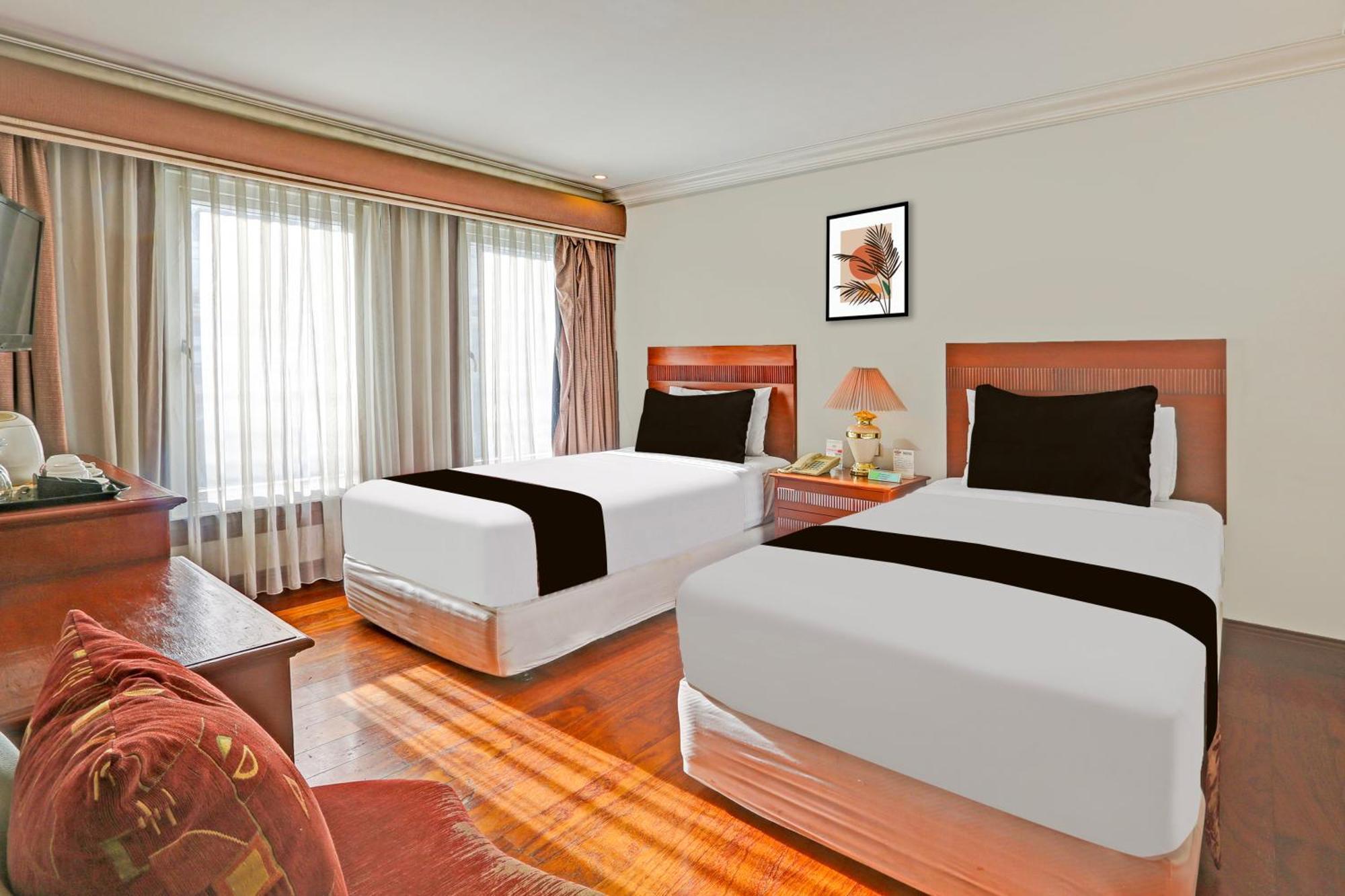 Townhouse Oak Vip Suites, Near Pnr Pasay Evangelista, Makati Manila Makati City ภายนอก รูปภาพ