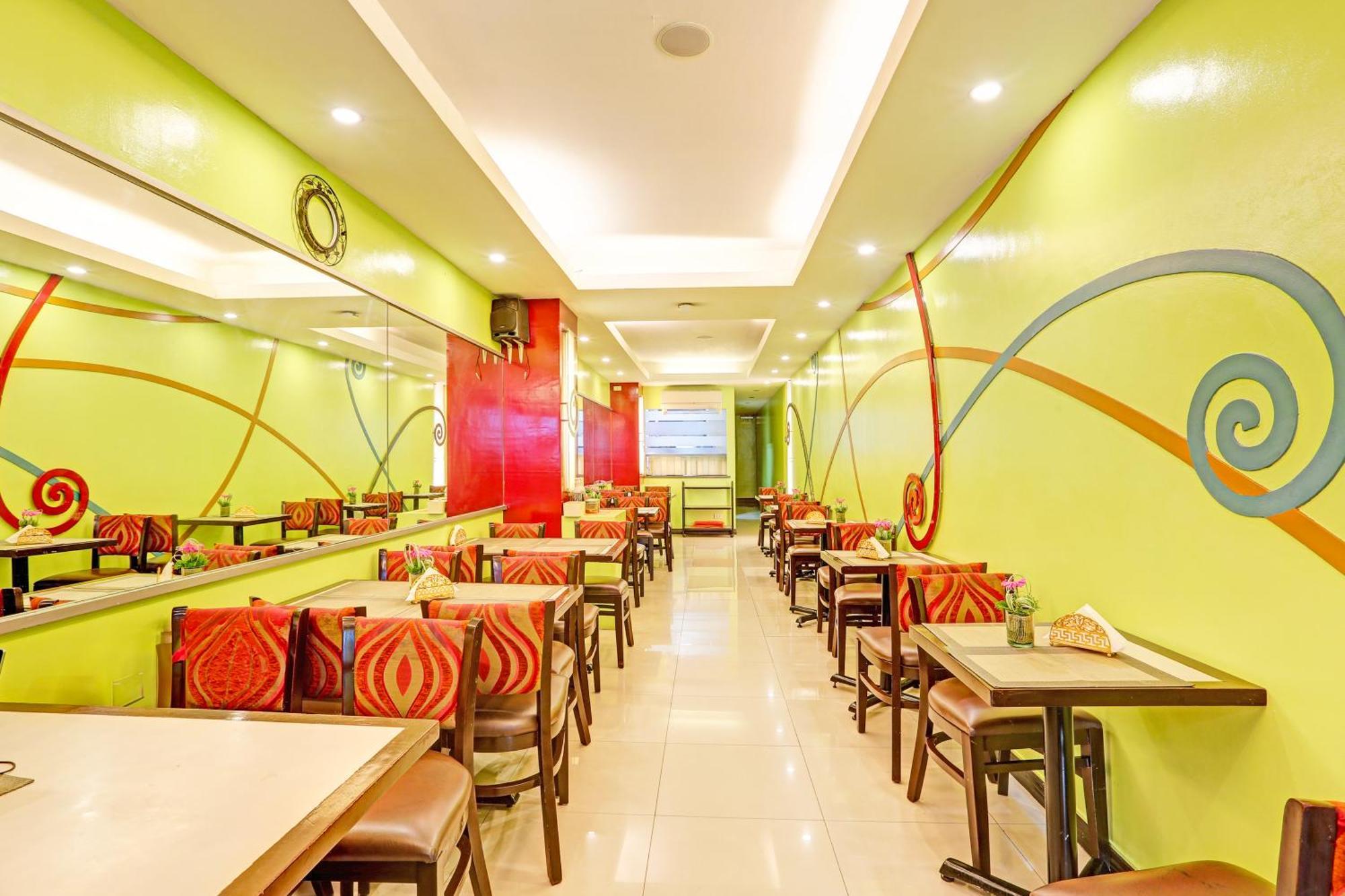 Townhouse Oak Vip Suites, Near Pnr Pasay Evangelista, Makati Manila Makati City ภายนอก รูปภาพ