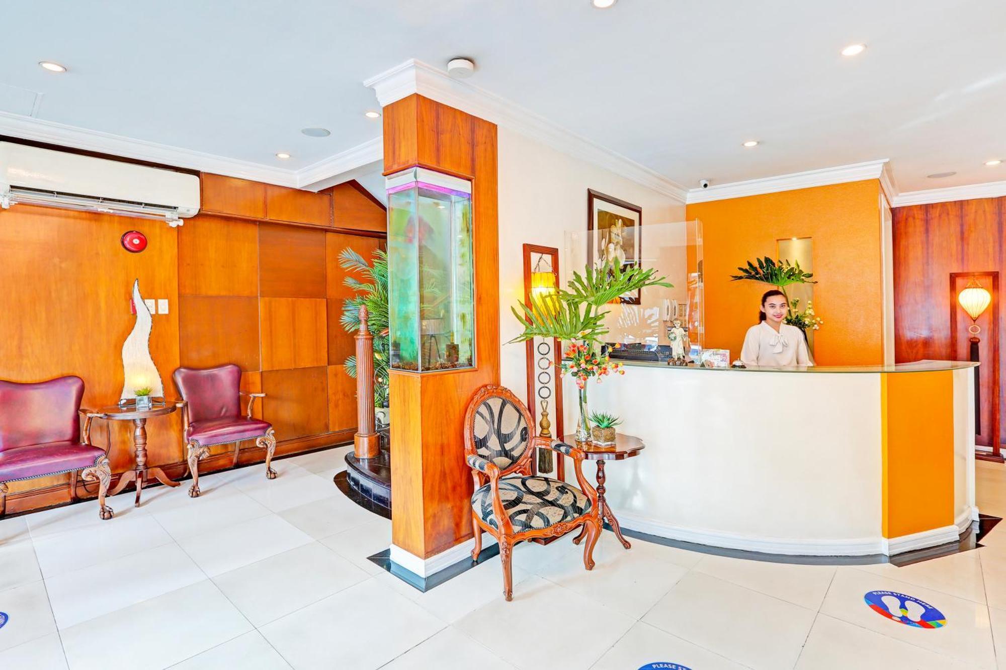 Townhouse Oak Vip Suites, Near Pnr Pasay Evangelista, Makati Manila Makati City ภายนอก รูปภาพ